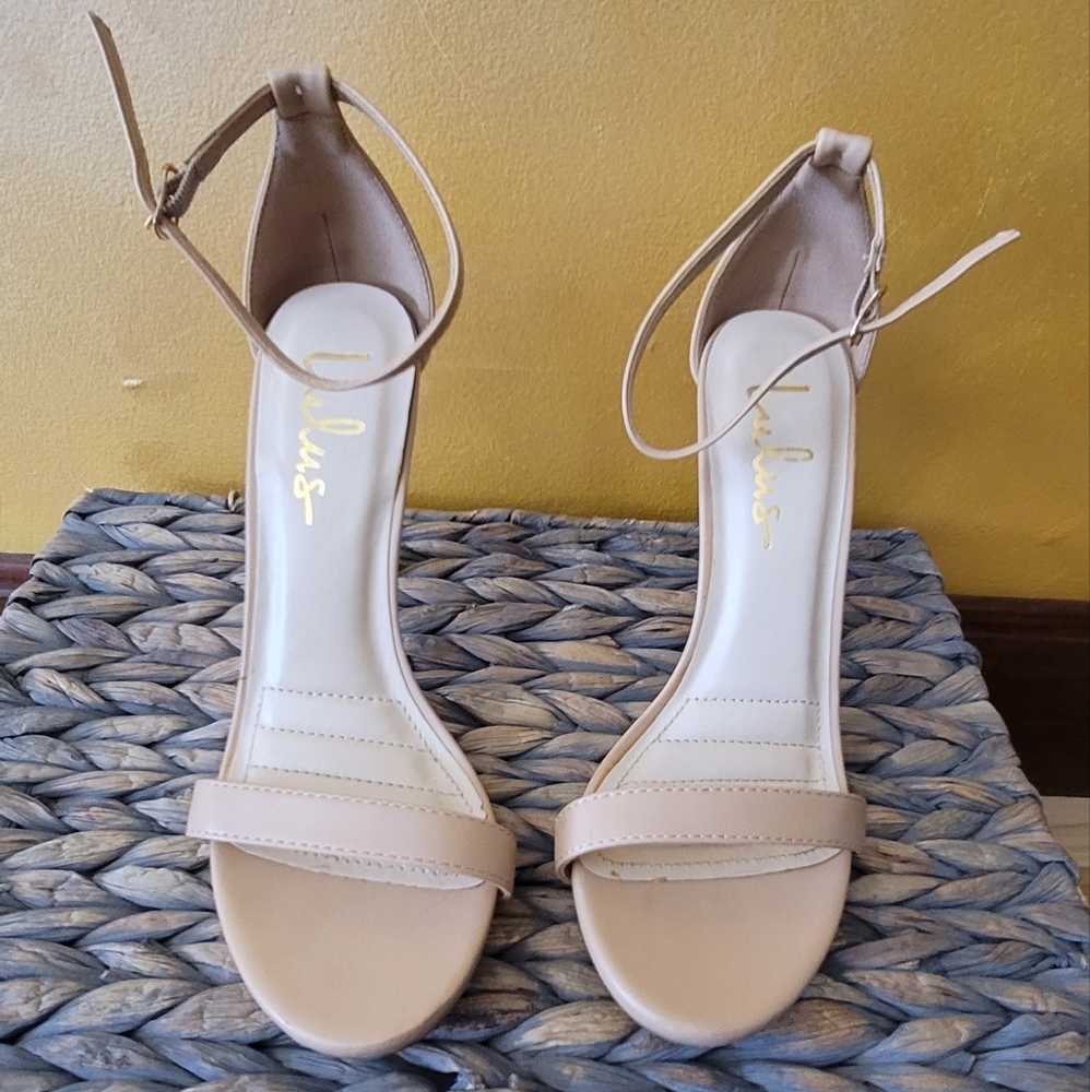 Lulu's Tan Heels